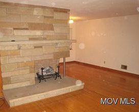 2nd image of 23 Edgewood Park Dr