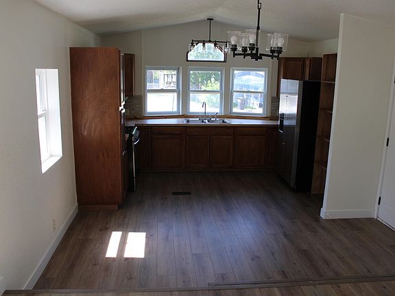 5th image of 840 N Spruce St Lot 18