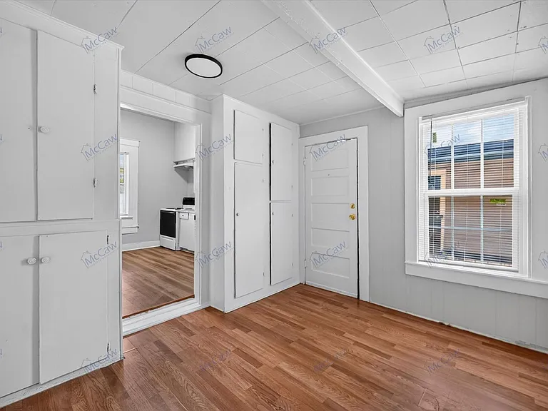 419 N Grand Ave #A — Photo 11