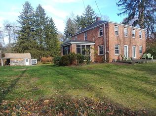 52 Old Mill Ln, West Hartford, CT 06107