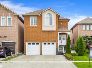 1134 Blueheron Blvd, Mississauga, ON L5V2J7