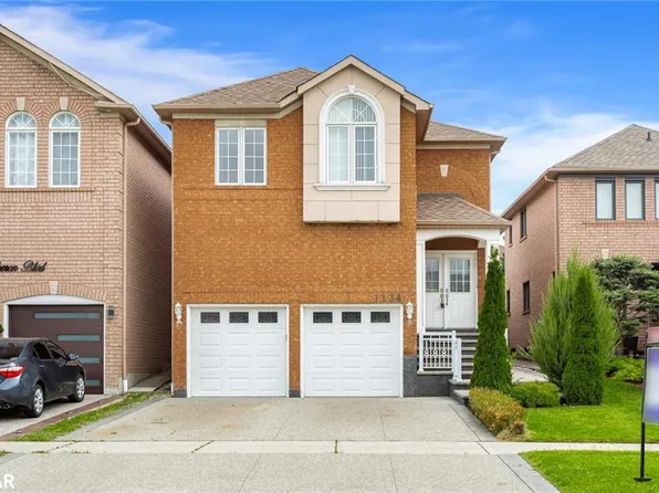 1134 Blueheron Blvd, Mississauga, ON L5V 2J7