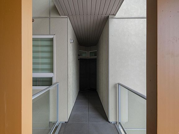 4th image of 10 Chapel St #303