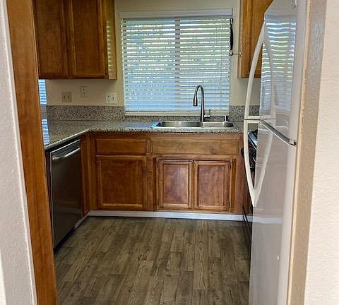 5th image of 5720 Terrace Dr