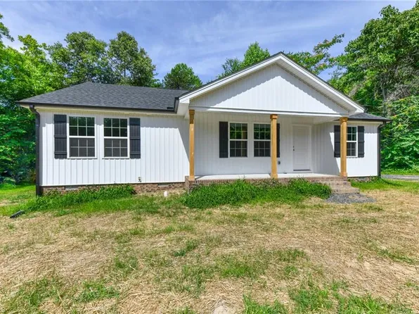 5005 & 5009 Pheasant Dr, Greensboro, NC 27406