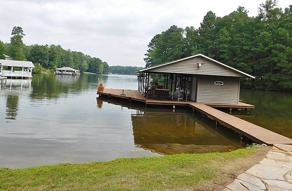 2nd image of 66 Pine Top Dr