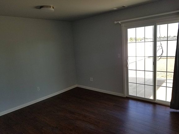 5th image of 1420 Maple Ave #C