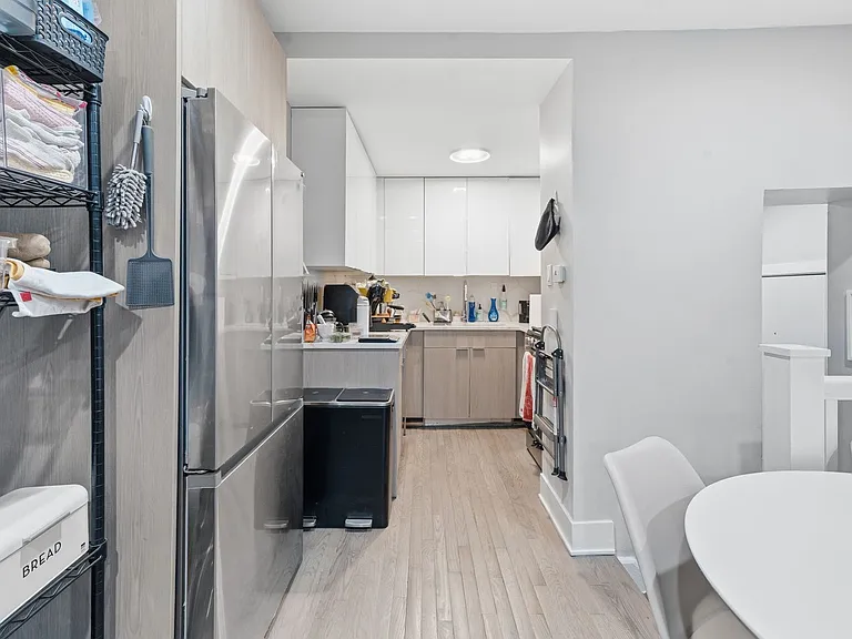 1421 N Dearborn St — Photo 95