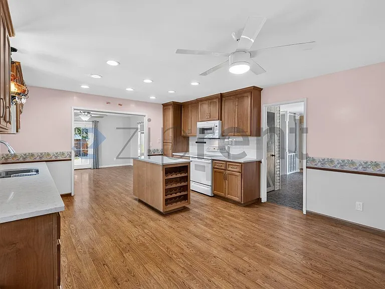648 San Lorenzo St — Photo 14