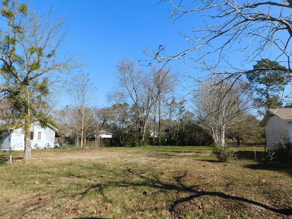 2nd image of 3902 Belmede Pl