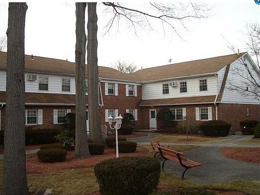 2nd image of 58 Parkside Dr