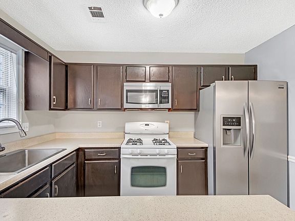2nd image of 4000 Sand Wedge Cir NW