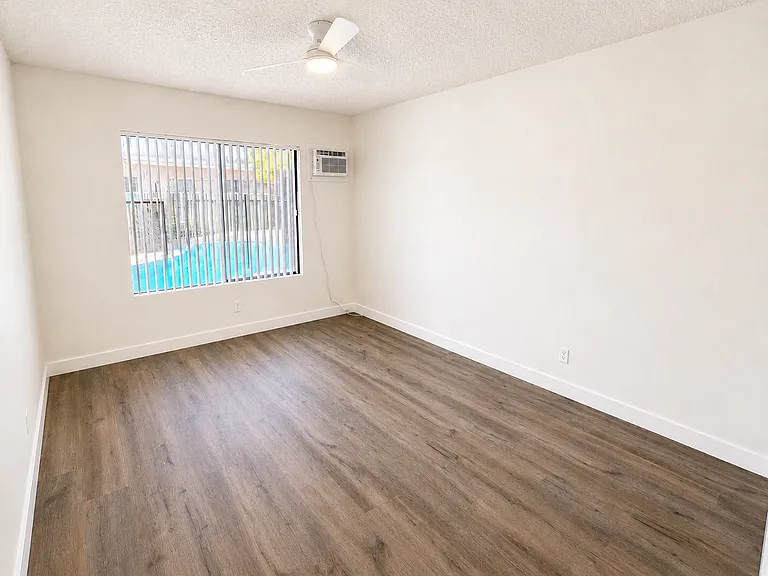 7450 Canby Ave — Photo 7