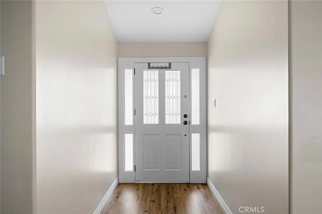 4 bed, 1811 sqft, $4,500 — Photo 3