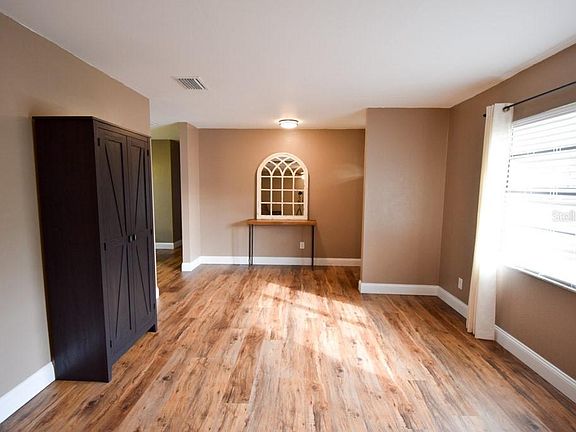 2nd image of 1501 Gotham Ct