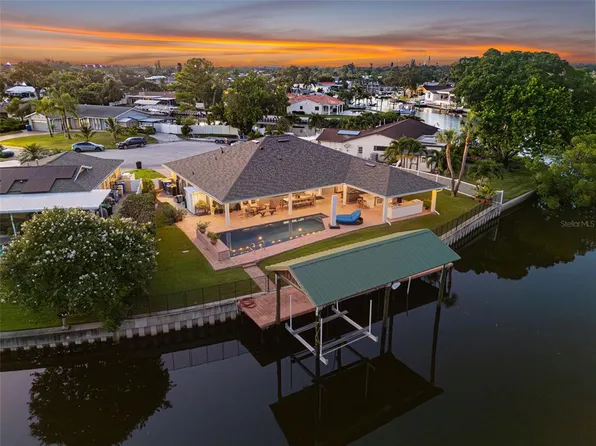 1497 47th Ave NE, Saint Petersburg, FL 33703