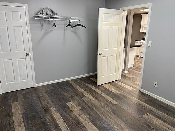5th image of 206 W Clark St #1