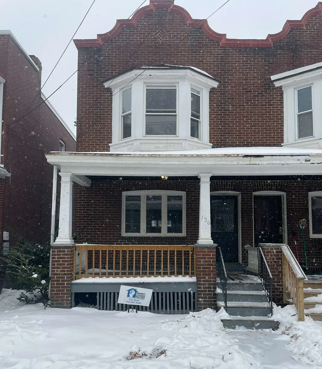 Building Photo - 136 S Spring Ave #136