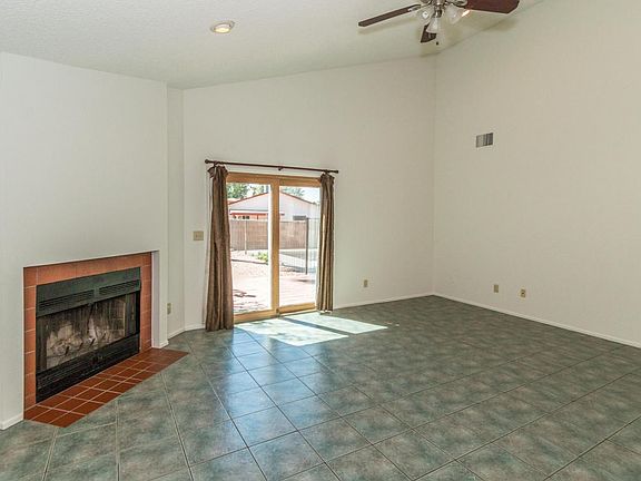 5th image of 9336 N Monmouth Ct