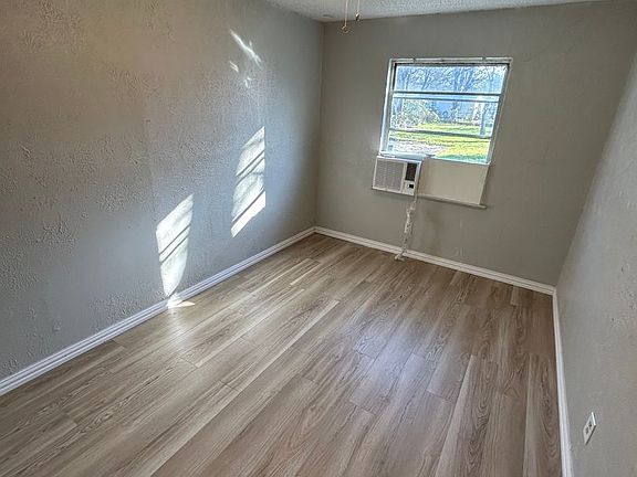 3rd image of 4126 Kernack St
