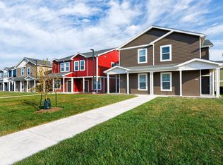 3376 Magnolia Cir, Lawrence, KS 66046