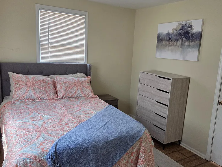 2902 Pine Ave #1B — Photo 11