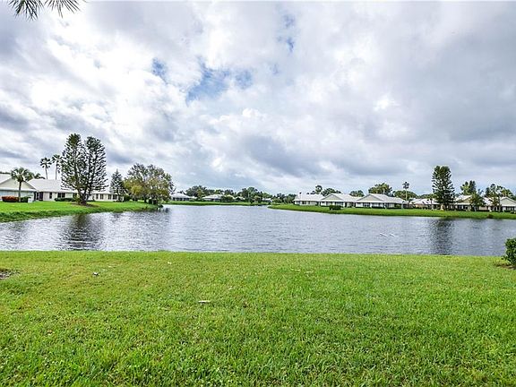 4th image of 719 Harrington Lake Dr S #21