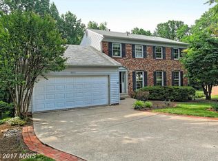 2011 Miracle Ln, Falls Church, VA 22043
