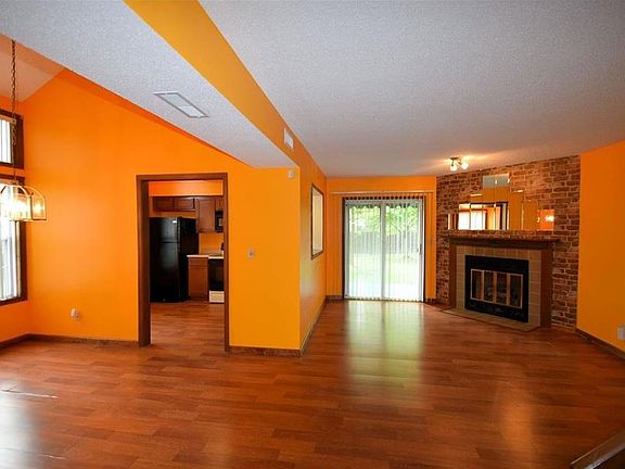 2nd image of 3601 N Lakeside Dr