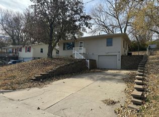 406 S Grove St, Glenwood, IA 51534