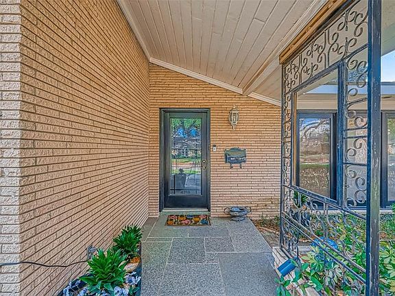 5th image of 4719 Ivanhoe St
