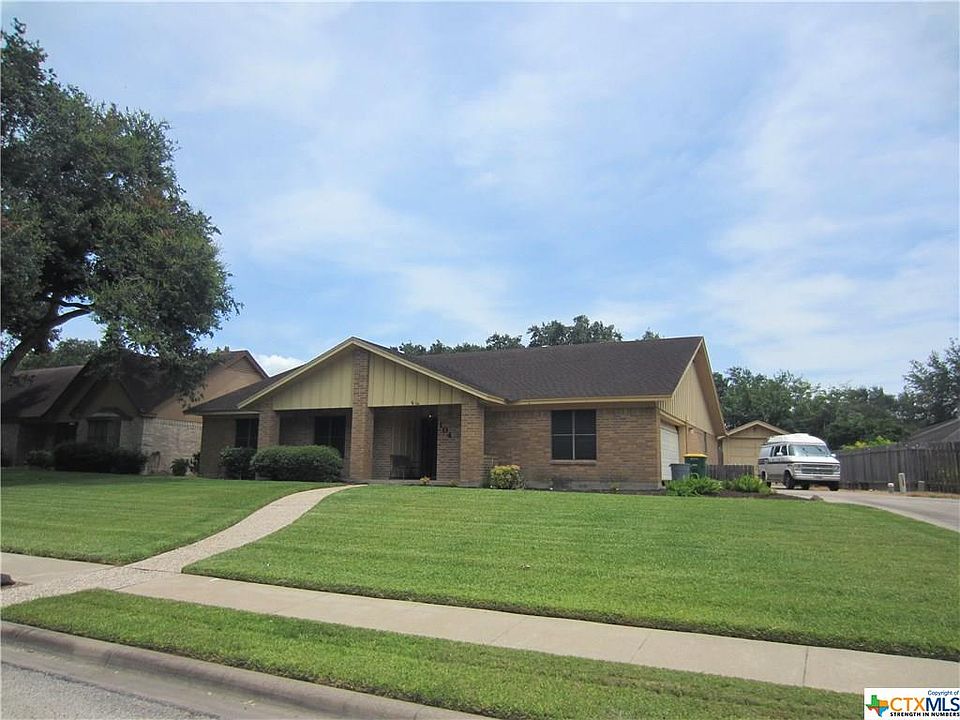 1st image of 104 Woodmere Dr
