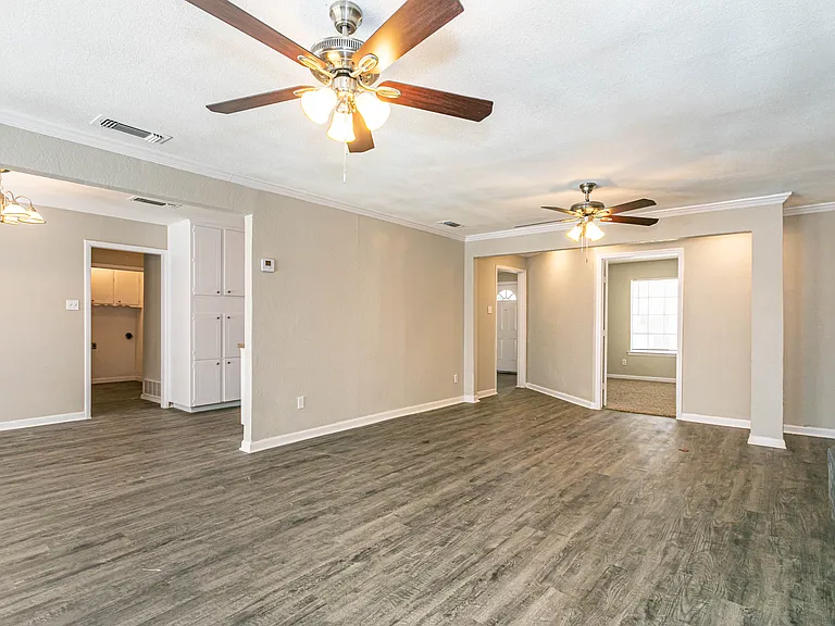 812 Stratford Dr — Photo 11
