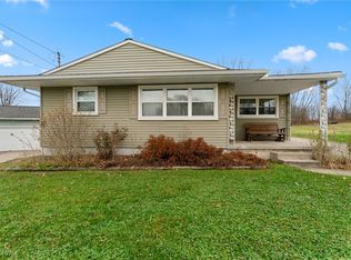 462 Elizabeth St, Hubbard, OH 44425