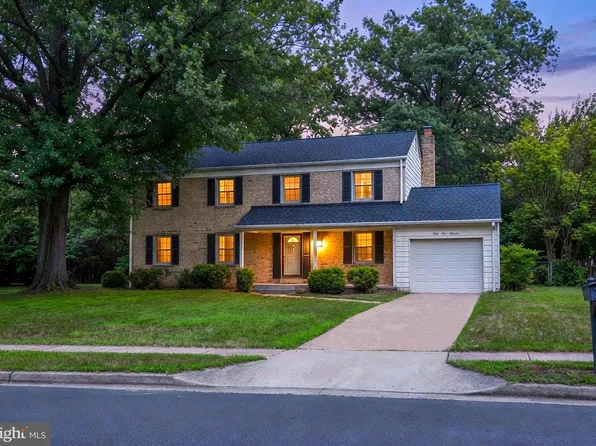 6113 Tammy Dr, Alexandria, VA 22310
