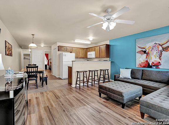 3rd image of 730 Mather St #302