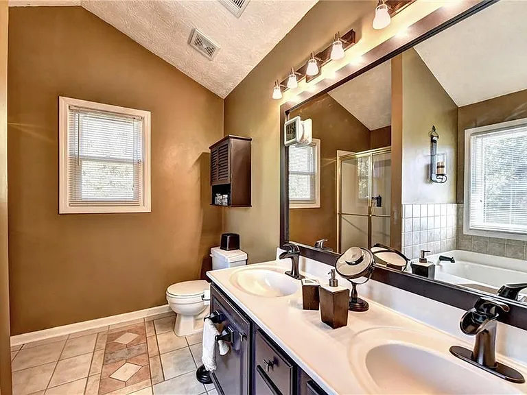 3940 Piper Glen Dr — Photo 22