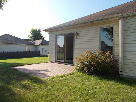 3rd image of 1206 W Crooked Tree Dr