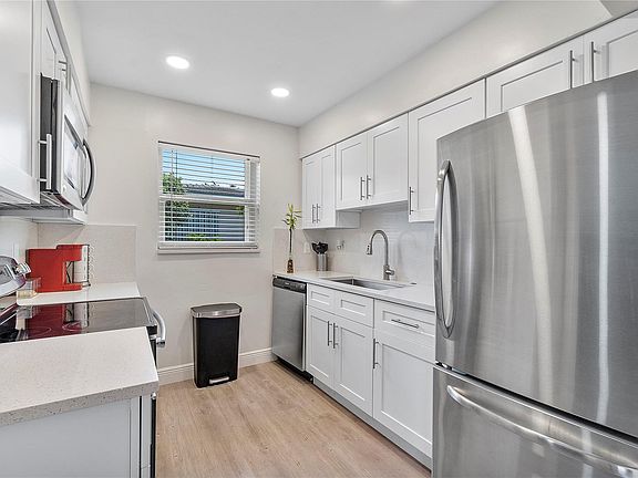 5th image of 530 NE 46th Street