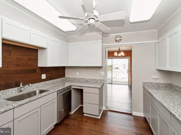 7121 Park Heights Ave Unit 802, Baltimore, MD 21215