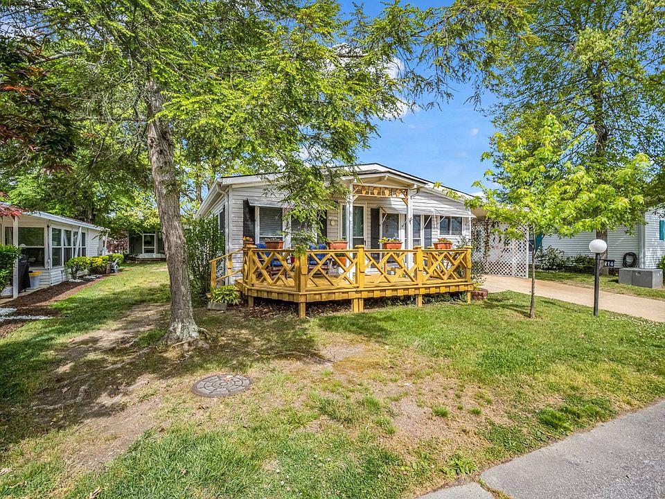 1st image of 214 Sweet Ln