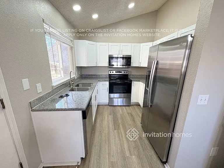 18358 E Layton Pl — Photo 6