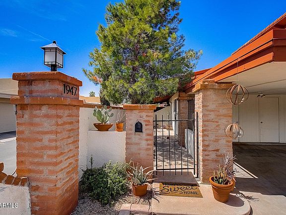 4th image of 1909 E ORANGE Drive #A
