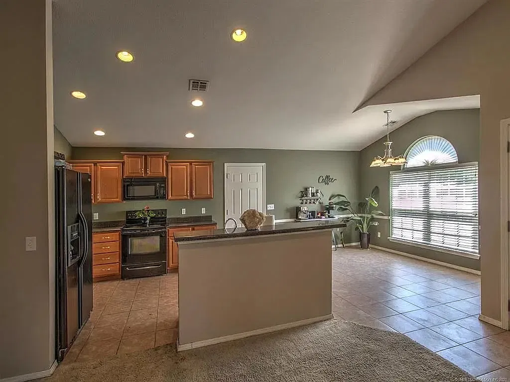 Oklahoma Home - Unit 1 — Photo 2