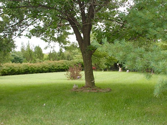 4th image of 1088 Bay Colony Dr