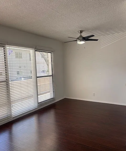 519 S Barrington Ave — Photo 10