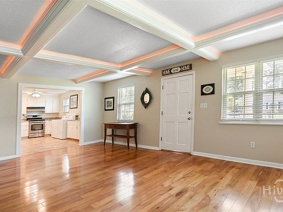 3rd image of 9 Hickory Drive