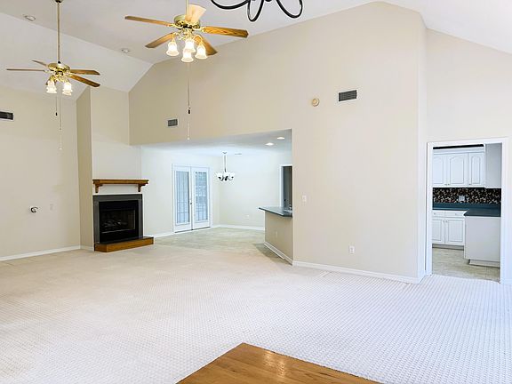 2nd image of 306 Beaver Lake Rd