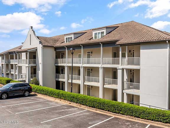 3rd image of 230 Crowne Pointe Rd