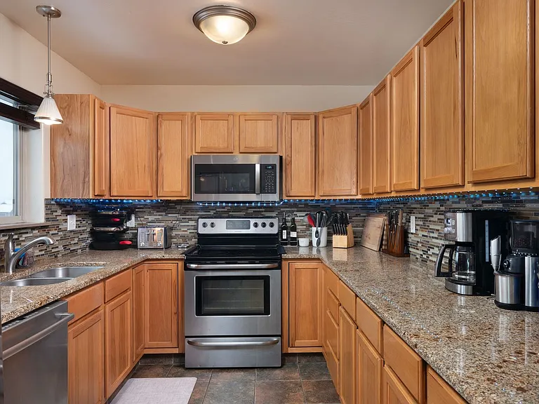 1132 Cruiser Ln #F — Photo 8